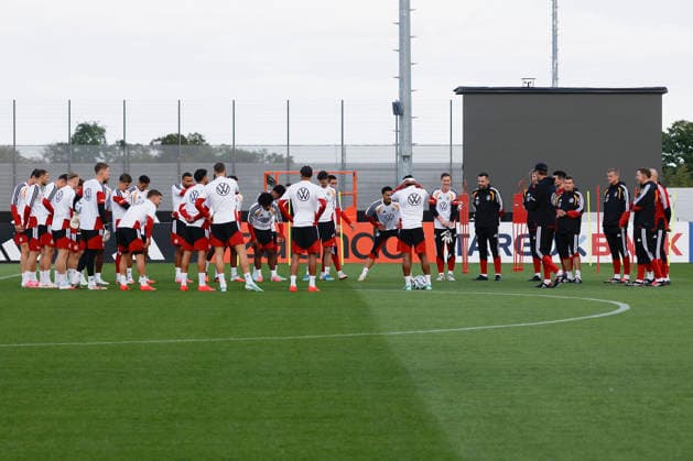 Im Bild: Das DFB-Team macht Trainingsuebungen zusammen 22.09.2026, Medientraining der deutschen Nationalmannschaft mit Juergen Klopp, Deutschland, Herzogenaurach, Medienzentrum, DFL REGULATIONS PROHIBIT ANY USE OF PHOTOGRAPHS AS IMAGE SEQUENCES AND OR QUASI-VIDEO. Copyright: HMBxMedia xJulienxBecker