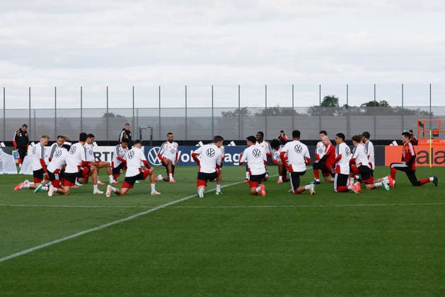 Im Bild: Das DFB-Team macht Trainingsuebungen zusammen 22.09.2026, Medientraining der deutschen Nationalmannschaft mit Juergen Klopp, Deutschland, Herzogenaurach, Medienzentrum, DFL REGULATIONS PROHIBIT ANY USE OF PHOTOGRAPHS AS IMAGE SEQUENCES AND OR QUASI-VIDEO. Copyright: HMBxMedia xJulienxBecker
