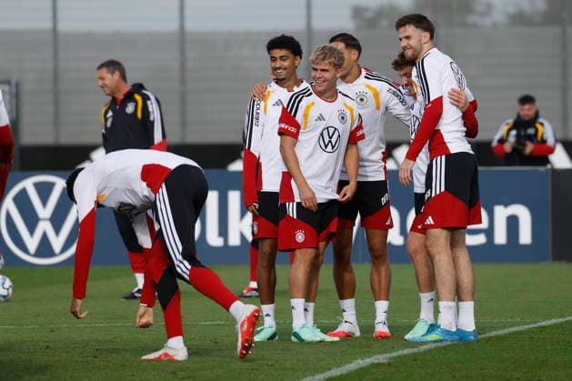 Im Bild: Die Spieler vom DFB-Team haben sichtlich Spass beim Training 22.09.2026, Medientraining der deutschen Nationalmannschaft mit Juergen Klopp, Deutschland, Herzogenaurach, Medienzentrum, DFL REGULATIONS PROHIBIT ANY USE OF PHOTOGRAPHS AS IMAGE SEQUENCES AND OR QUASI-VIDEO. Copyright: HMBxMedia xJulienxBecker