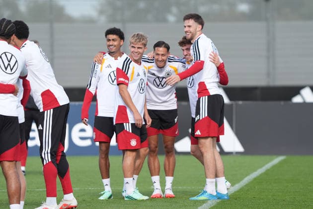 Nathaniel Brown (Deutschland Germany), Younes Ebnoutalib (Deutschland Germany), Hennes Behrens, Max Rosenfelder (Deutschland Germany), Philipp Treu (Deutschland Germany) haben Spaß an den Spielformen - Herzo Base 22.09.2026: Deutsche Nationalmannschaft Nations League Vorbereitung, Home Ground, HerzoBase, World of Adidas, Herzogenaurach