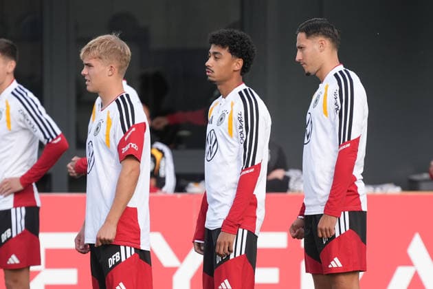 Hennes Behrens, Nathaniel Brown (Deutschland Germany), Younes Ebnoutalib (Deutschland Germany) - Herzo Base 22.09.2026: Deutsche Nationalmannschaft Nations League Vorbereitung, Home Ground, HerzoBase, World of Adidas, Herzogenaurach