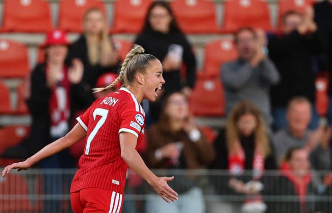 Football Women Uefa Champions League 2026 - 2027 Bayern Munchen vs Manchster City Gwinn Giulia of Bayern Munich celebrates after scoring 1-0 during the Women Uefa Champions League 2026 - 2027 football match between Bayern Munchen and Manchester City at Sportpark Stadium in Unterhaching , Bayern , Germany . September 22th , 2026 Copyright: xDavidexEliasx
