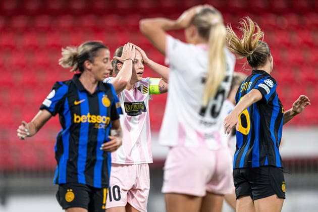 260922 Anna Anvegard of Häcken looks dejected during the Women s Champions League football match between Inter and Häcken on September 22, 2026 in Monza. Photo: Carl Sandin BILDBYRAN kod CS CS0982 fotboll football soccer fotball uefa womens champions league inter häcken dam bbeng depp Copyright: CARLxSANDIN BB260922CS062