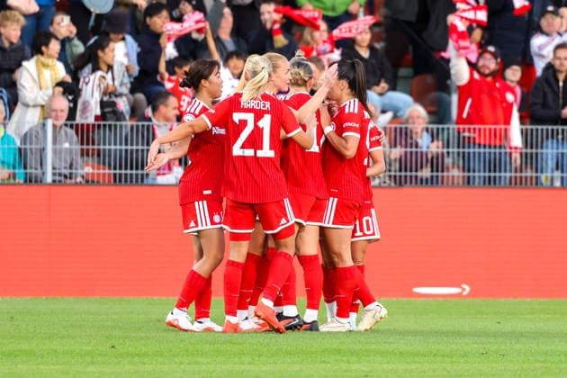 Fussball: Europa: UEFA Women s Champions League 2026 2027 - 1. Spieltag der Ligaphase, 22.09.2026, 18:45 Uhr - FC Bayern München Frauen vs. Manchester City Women - Sportpark Unterhaching (Unterhaching, Deutschland); Torjubel zum 1:0 der FC Bayern Frauen Unterhaching (München) Sportpark Unterhaching Bayern Deutschland Copyright: xAmiirxAmedjouax
