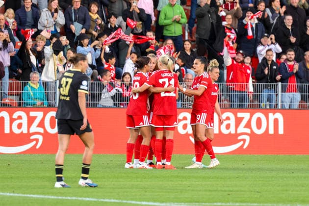 Fussball: Europa: UEFA Women s Champions League 2026 2027 - 1. Spieltag der Ligaphase, 22.09.2026, 18:45 Uhr - FC Bayern München Frauen vs. Manchester City Women - Sportpark Unterhaching (Unterhaching, Deutschland); Torjubel zum 1:0 der FC Bayern Frauen Unterhaching (München) Sportpark Unterhaching Bayern Deutschland Copyright: xAmiirxAmedjouax