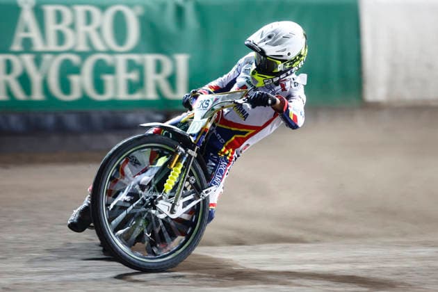 VÄSTERVIK, SVERIGE 20260922 Dackarnas Artem Laguta i sjunde heatet under tisdagens avgörande SM-final i speedway mellan Västervik och Dackarna pa Hejla Arena i Västervik. VÄSTERVIK SVERIGE x60160x
