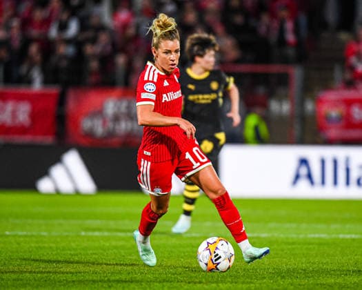 22.09.2026, Unterhaching, Deutschland. UEFA Women s Champions League, 1. Spieltag der Ligaphase: FC Bayern München Frauen gegen Manchester City. UWCL-Auftakt der FC Bayern Frauen und erstes UWCL-Pflichtspiel im neuen Zuhause Sportpark Unterhaching. Linda Dallmann (FC Bayern Frauen)