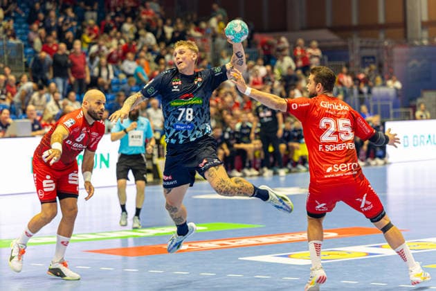 HBL Pokal, 2. Runde, Kassel, MT Melsungen vs. Rhein-Neckar Loewen, Rothenbach-Halle Kassel; 22.09.2026 HBL Pokal, 2. Runde, Kassel, Germany - 22.09.2026: Edwin Aspenbaeck (Rhein-Neckar Löwen, 78) am Ball, Handball Bundesliga, Spiel der MT Melsungen vs. Rhein-Neckar Loewen, Rothenbach-Halle Kassel Copyright: xBEAUTIFULxSPORTS Freudensteinx
