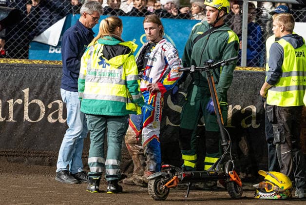 260922 Dackarna malillas Tomas Jonasson har ont under final tva i Elitserien mellan Västervik och Dackarna malilla den 22 september 2026 i Västervik. Copyright: OSCARxWALLIN BB260922BB560