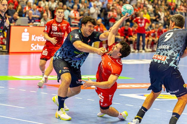HBL Pokal, 2. Runde, Kassel, MT Melsungen vs. Rhein-Neckar Loewen, Rothenbach-Halle Kassel; 22.09.2026 HBL Pokal, 2. Runde, Kassel, Germany - 22.09.2026: Erik Balenciaga (MT Melsungen, 6) am Ball, Handball Bundesliga, Spiel der MT Melsungen vs. Rhein-Neckar Loewen, Rothenbach-Halle Kassel Copyright: xBEAUTIFULxSPORTS Freudensteinx