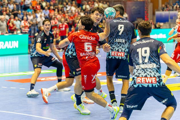HBL Pokal, 2. Runde, Kassel, MT Melsungen vs. Rhein-Neckar Loewen, Rothenbach-Halle Kassel; 22.09.2026 HBL Pokal, 2. Runde, Kassel, Germany - 22.09.2026: Erik Balenciaga (MT Melsungen, 6) am Ball, Handball Bundesliga, Spiel der MT Melsungen vs. Rhein-Neckar Loewen, Rothenbach-Halle Kassel Copyright: xBEAUTIFULxSPORTS Freudensteinx