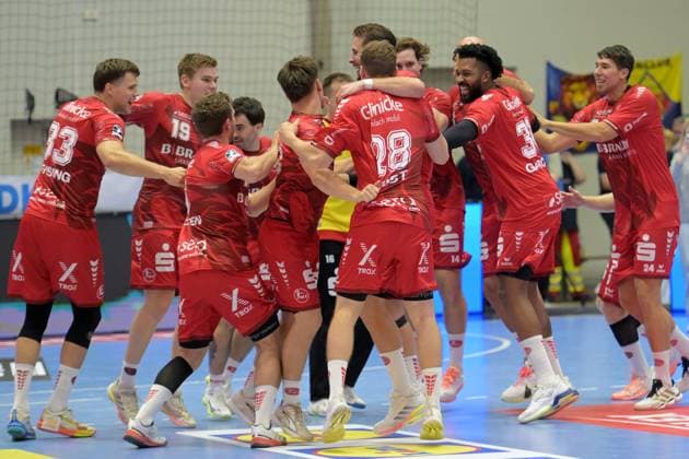 Jubel, Freude nach dem Sieg; Aaron Mensing (MT Melsungen 33) (L), Reynir Thor Stefansson (MT Melsungen 19), Luca Sigrist (MT Melsungen 28), Dariel Garcia Rivera (MT Melsungen 31) , GER, MT Melsungen - Rhein-Neckar Loewen, Handball, DHB Pokal, 2. Runde, Saison 2026 2027, 22.09.2026, GER, MT Melsungen - Rhein-Neckar Loewen, Handball, DHB Pokal, 2. Runde, Saison 2026 2027, 22.09.2026 Kassel Copyright: xEibner-Pressefotox xRolandxSippelx EP_RSL