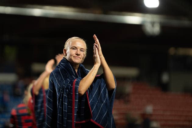 Pernille Harder (21 Bayern) nach dem UEFA Womens Champions League Spiel FC Bayern München - Manchester City am 22.09.2026. Unterhaching uhlsport PARK Bayern Deutschland