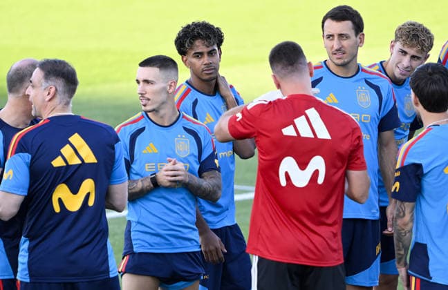 Spanish national football team prepares for UEFA Nations League match against England MADRID, SPAIN - SEPTEMBER 22: Alex Grimaldo, Lamine Yamal, Mikel Oyarzaba and Fermin Lopez of Spain attend open practice session ahead of 2026-27 UEFA Nations League C match against England at the Royal Spanish Football Federation s (RFEF) Las Rozas facility in Madrid, Spain on September 22, 2026. Burak Akbulut Anadolu Madrid Spain. Editorial use only. Please get in touch for any other usage.  Copyright: x2026xAnadoluxBurakxAkbulutx