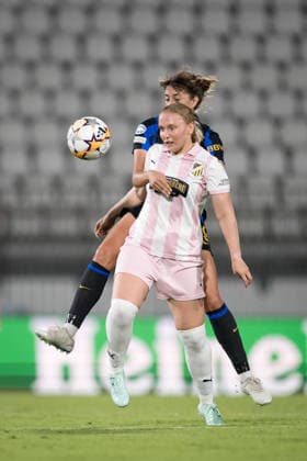 260922 Johanna Fossdalsa Sorensen of Häcken during the Women s Champions League football match between Inter and Häcken on September 22, 2026 in Monza. Photo: Carl Sandin BILDBYRAN kod CS CS0982 fotboll football soccer fotball uefa womens champions league inter häcken dam bbeng fotboll football soccer fotball uefa womens champions league inter häcken dam bbeng Copyright: CARLxSANDIN BB260922CS115