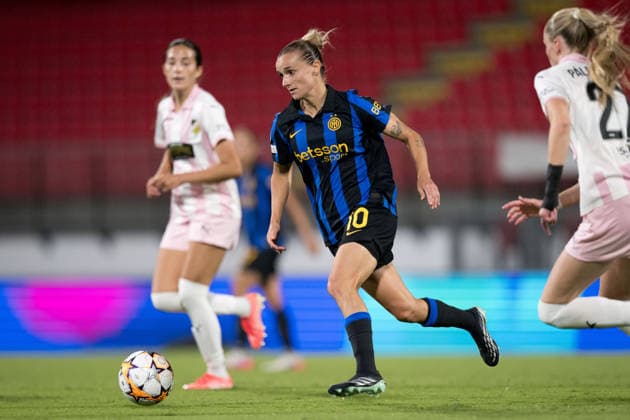 260922 Lina Magull of Inter during the Women s Champions League football match between Inter and Häcken on September 22, 2026 in Monza. Photo: Carl Sandin BILDBYRAN kod CS CS0982 fotboll football soccer fotball uefa womens champions league inter häcken dam bbeng fotboll football soccer fotball uefa womens champions league inter häcken dam bbeng Copyright: CARLxSANDIN BB260922CS119