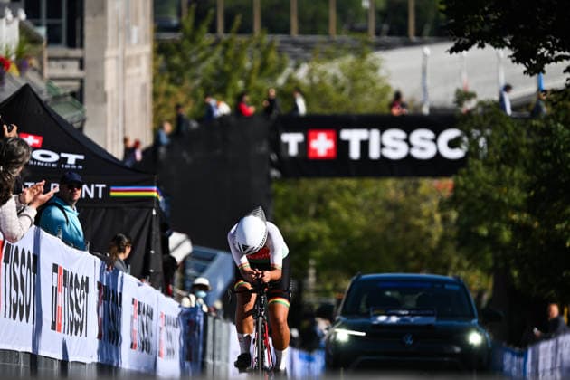 2026 UCI Road World Championships Picture by Zac Williams SWpix.com - 22 09 2026 - Cycling - 2026 UCI Road World Championships - MontrÃ al, Canada - Women Junior Individual Time Trial (ITT) - Cheyenne Urquizu (Bolivia), Tissot Bridge Copyright: x xSWpix.comx(t axPhotographyxHubxLtd)xZacxWilliams SWpix.comx SWP-3521-1618