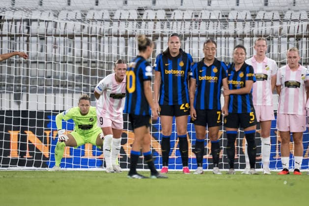 260922 Goalkeeper Jennifer Falk of Häcken during the Women s Champions League football match between Inter and Häcken on September 22, 2026 in Monza. Photo: Carl Sandin BILDBYRAN kod CS CS0982 fotboll football soccer fotball uefa womens champions league inter häcken dam bbeng fotboll football soccer fotball uefa womens champions league inter häcken dam bbeng Copyright: CARLxSANDIN BB260922CS120