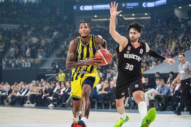 Fenerbahce Tarfin v Besiktas - 2026 Turkish Basketball Presidential Cup ISTANBUL, TURKIYE - SEPTEMBER 22: Will Clyburn (L) of Fenerbahce Tarfin and Furkan Korkmaz (R) of Besiktas compete during the 2026 Turkish Basketball Presidential Cup basketball match between Fenerbahce Tarfin and Besiktas at Sinan Erdem Sports Hall in Istanbul, Turkiye, on September 22, 2026. Cemal Yurttas Anadolu Istanbul Turkey. Editorial use only. Please get in touch for any other usage.  Copyright: x2026xAnadoluxCemalxYurttasx