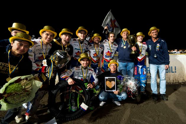 260922 Dackarna malilla jublar efter final tva i Elitserien mellan Västervik och Dackarna malilla den 22 september 2026 i Västervik. Copyright: OSCARxWALLIN BB260922BB615