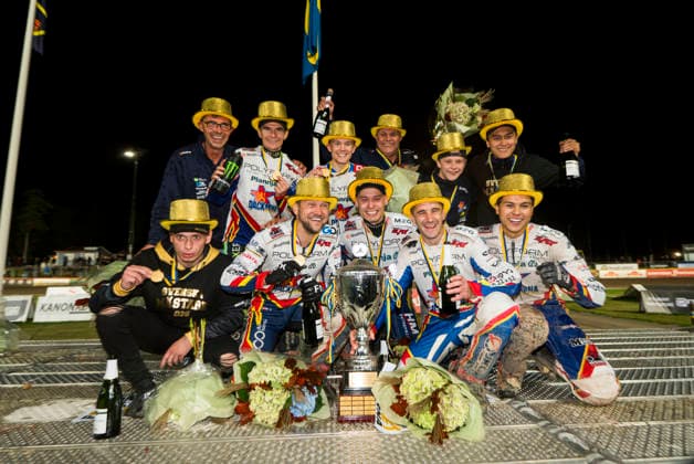 260922 Dackarna malilla jublar efter final tva i Elitserien mellan Västervik och Dackarna malilla den 22 september 2026 i Västervik. Copyright: OSCARxWALLIN BB260922BB618
