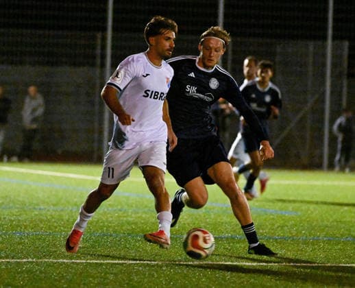 22.09.2026, xpsx, Fussball Hessenpokal Achtelfinale, Germania Doernigheim - TSV Steinbach Haiger v.l. Serkan Firat (Steinbach), Frederik Novak (Dörnigheim) Maintal Hessen Deutschland (DEU)