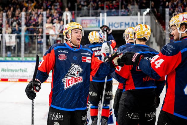 22.09.2026 - Eishockey - Saison 2026 2027 - Penny DEL - Nürnberg Ice Tigers Icetigers - Adler Mannheim - ThHa - xthxhax - Chris Jandric (77, Nürnberg Ice Tigers, NIT ) Jubel, Freude
