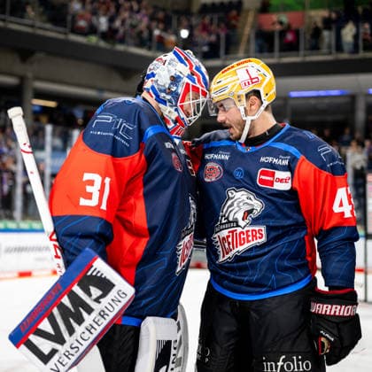 22.09.2026 - Eishockey - Saison 2026 2027 - Penny DEL - Nürnberg Ice Tigers Icetigers - Adler Mannheim - ThHa - xthxhax - Niklas Treutle (31, Nürnberg Ice Tigers, NIT ) Greg Meireles (43, Nürnberg Ice Tigers, NIT ) Jubel, Freude