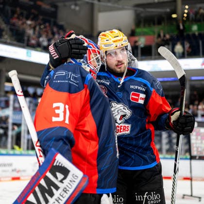 22.09.2026 - Eishockey - Saison 2026 2027 - Penny DEL - Nürnberg Ice Tigers Icetigers - Adler Mannheim - ThHa - xthxhax - Niklas Treutle (31, Nürnberg Ice Tigers, NIT ) Julius Karrer (6, Nürnberg Ice Tigers, NIT ) Jubel, Freude