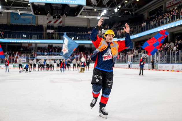 22.09.2026 - Eishockey - Saison 2026 2027 - Penny DEL - Nürnberg Ice Tigers Icetigers - Adler Mannheim - ThHa - xthxhax - Spieler des Spiels Tyler Spezia (37, Nürnberg Ice Tigers, NIT ) Jubel, Freude