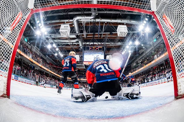 22.09.2026 - Eishockey - Saison 2026 2027 - Penny DEL - Nürnberg Ice Tigers Icetigers - Adler Mannheim - ThHa - xthxhax - Niklas Treutle (31, Nürnberg Ice Tigers, NIT ), Torkamera, Goalcam