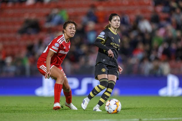 GER, München, FC Bayern München vs Manchester City, Womens Champions League, Fussball, UEFA, Spielzeit 2026 2027, uhlsport Park, 1. Spieltag im Bild v.l.: Momoko Tanikawa (FC Bayern München Frauen 18), Yui Hasegawa (Manchester City Frauen 25) DFB DFL REGULATIONS PROHIBIT ANY USE OF PHOTOGRAPHS AS IMAGE SEQUENCES AND OR QUASI-VIDEO, 22.09.2026 Copyright: HMBxMedia HendrikxHamelau