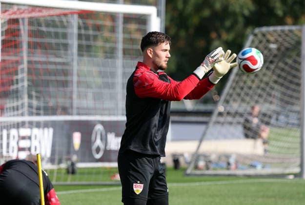 22.09.26 VfB Stuttgart Training Deutschland, Stuttgart, 22.09.2026, Fussball, Bundesliga, Saison 2026 2027, VfB Stuttgart Training: Dennis Seimen.