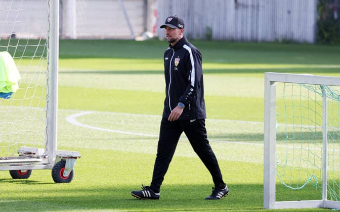 22.09.26 VfB Stuttgart Training Deutschland, Stuttgart, 22.09.2026, Fussball, Bundesliga, Saison 2026 2027, VfB Stuttgart Training: Sebastian Hoeneß (Trainer).