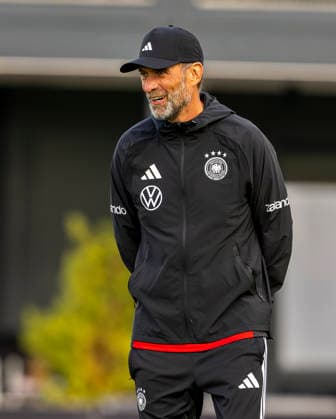 22.09.2026, Fussball DFB-Nationalmannschaft Deutschland, Trainingslager in Herzogenaurach, im Homeground bei ADIDAS, vor den UEFA Nations League Spielen, Bundestrainer Jürgen Klopp (Deutschland) lachend