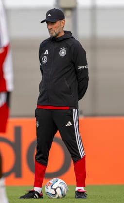 22.09.2026, Fussball DFB-Nationalmannschaft Deutschland, Trainingslager in Herzogenaurach, im Homeground bei ADIDAS, vor den UEFA Nations League Spielen, Bundestrainer Jürgen Klopp (Deutschland) nachdenklich