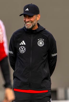 22.09.2026, Fussball DFB-Nationalmannschaft Deutschland, Trainingslager in Herzogenaurach, im Homeground bei ADIDAS, vor den UEFA Nations League Spielen, Bundestrainer Jürgen Klopp (Deutschland) lachend