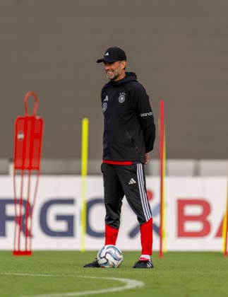 22.09.2026, Fussball DFB-Nationalmannschaft Deutschland, Trainingslager in Herzogenaurach, im Homeground bei ADIDAS, vor den UEFA Nations League Spielen, Bundestrainer Jürgen Klopp (Deutschland) lachend