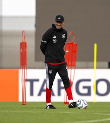 22.09.2026, Fussball DFB-Nationalmannschaft Deutschland, Trainingslager in Herzogenaurach, im Homeground bei ADIDAS, vor den UEFA Nations League Spielen, Bundestrainer Jürgen Klopp (Deutschland) lachend
