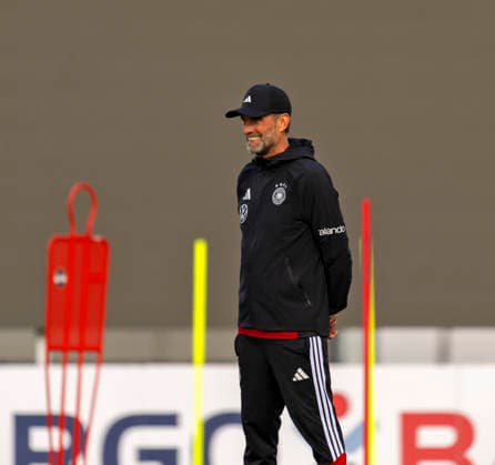 22.09.2026, Fussball DFB-Nationalmannschaft Deutschland, Trainingslager in Herzogenaurach, im Homeground bei ADIDAS, vor den UEFA Nations League Spielen, Bundestrainer Jürgen Klopp (Deutschland) lachend