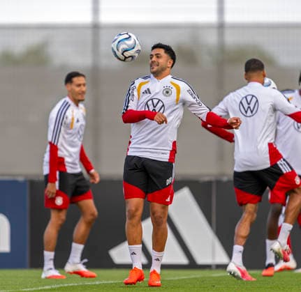 22.09.2026, Fussball DFB-Nationalmannschaft Deutschland, Trainingslager in Herzogenaurach, im Homeground bei ADIDAS, vor den UEFA Nations League Spielen, Nadiem Amiri (Deutschland) am Ball.