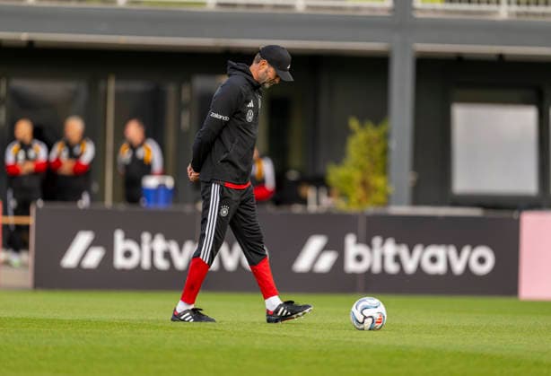 22.09.2026, Fussball DFB-Nationalmannschaft Deutschland, Trainingslager in Herzogenaurach, im Homeground bei ADIDAS, vor den UEFA Nations League Spielen, Bundestrainer Jürgen Klopp (Deutschland) nachdenklich