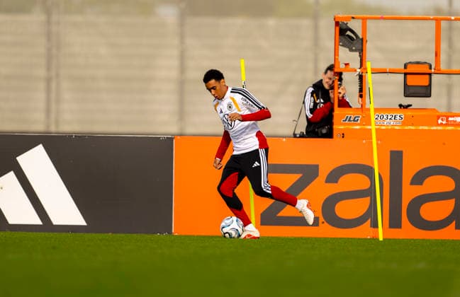 22.09.2026, Fussball DFB-Nationalmannschaft Deutschland, Trainingslager in Herzogenaurach, im Homeground bei ADIDAS, vor den UEFA Nations League Spielen, Jamal Musiala (Deutschland) am Ball