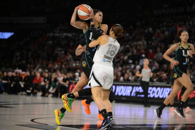 September 22, 2026, Las Vegas, Nevada, USA: Las Vegas Aces lead Los Angeles Sparks 42-33 during halftime of the WNBA, Basketball Damen, USA Regular Season at the Michelob ultra arena in Las Vegas. Las Vegas USA - ZUMAo117 20260922_zsp_o117_004 Copyright: xMikaelxOnax