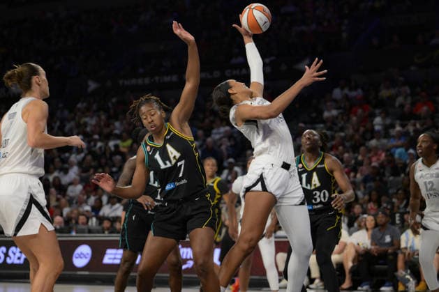 September 22, 2026, Las Vegas, Nevada, USA: Las Vegas Aces lead Los Angeles Sparks 42-33 during halftime of the WNBA, Basketball Damen, USA Regular Season at the Michelob ultra arena in Las Vegas. Las Vegas USA - ZUMAo117 20260922_zsp_o117_005 Copyright: xMikaelxOnax