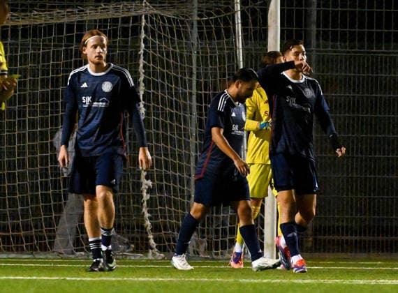 22.09.2026, xpsx, Fussball Hessenpokal Achtelfinale, Germania Doernigheim - TSV Steinbach Haiger v.l. enttäuschung nach Gegentor Dörnigheim Maintal Hessen Deutschland (DEU)