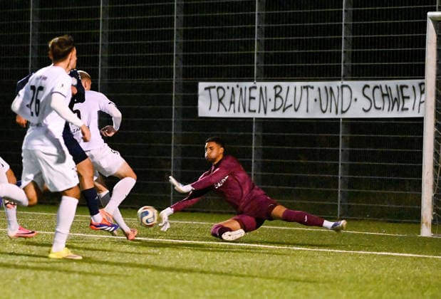 22.09.2026, xpsx, Fussball Hessenpokal Achtelfinale, Germania Doernigheim - TSV Steinbach Haiger v.l. Kevin Olajinka Ibrahim (Steinbach) Maintal Hessen Deutschland (DEU)