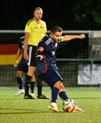 22.09.2026, xpsx, Fussball Hessenpokal Achtelfinale, Germania Doernigheim - TSV Steinbach Haiger v.l. Josef Sultani (Dörnigheim) Maintal Hessen Deutschland (DEU)