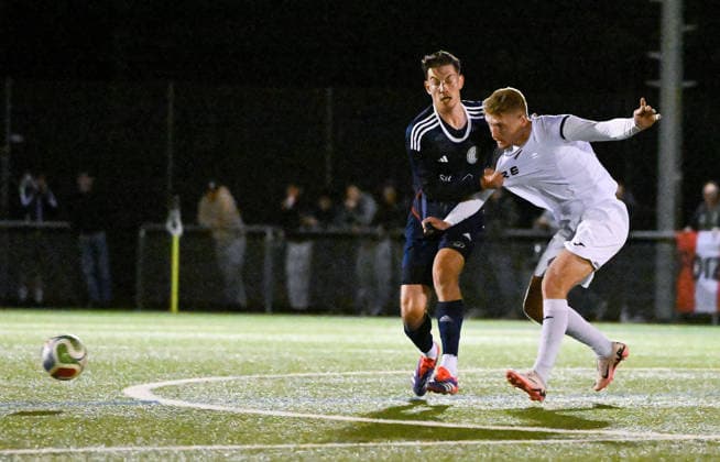 22.09.2026, xpsx, Fussball Hessenpokal Achtelfinale, Germania Doernigheim - TSV Steinbach Haiger v.l. Konstantin Naoki Fujiwara (Dörnigheim), Ertan Hajdaraj (Steinbach) Maintal Hessen Deutschland (DEU)