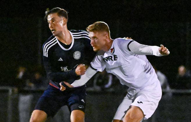 22.09.2026, xpsx, Fussball Hessenpokal Achtelfinale, Germania Doernigheim - TSV Steinbach Haiger v.l. Konstantin Naoki Fujiwara (Dörnigheim), Ertan Hajdaraj (Steinbach) Maintal Hessen Deutschland (DEU)